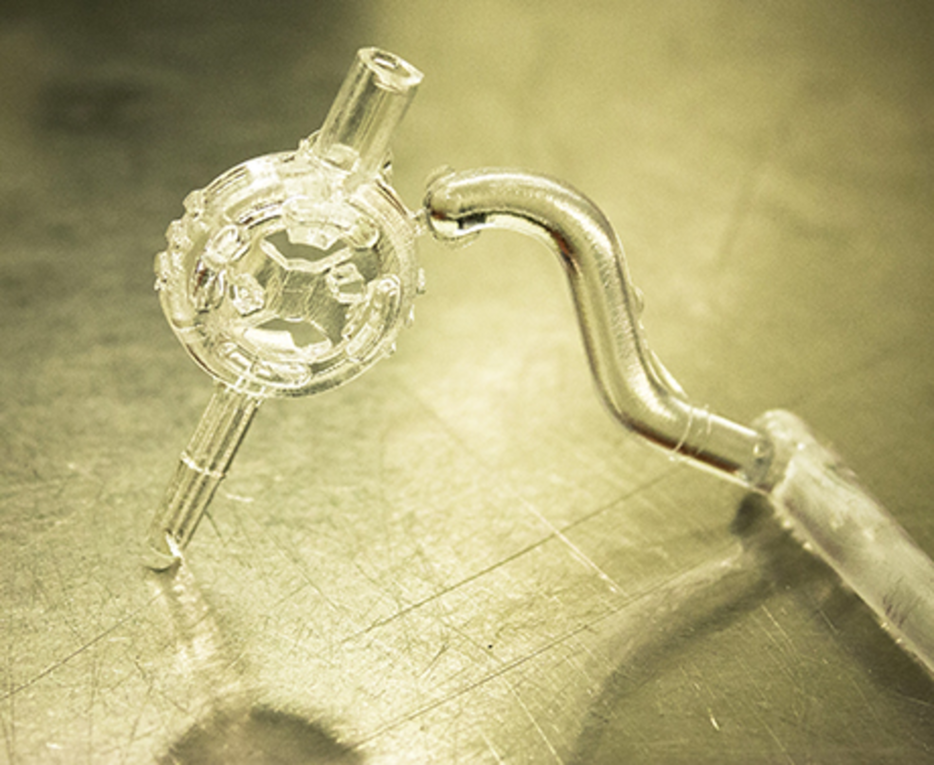 This medical device prototype was injection molded in polycarbonate by Worrell using its 3-D-printed mold.