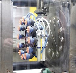 A unique feature of the ASS’ EOAT is its hollow internal channel for the air and vacuum supply, so no external air hoses are needed. A unique feature of the ASS’ EOAT is its hollow internal channel for the air and vacuum supply, so no external air hoses are needed.