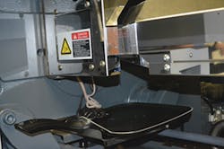 Grayish material piles atop black material during purging using NCH, one of Sun Plastech's new Asaclean compounds. Grayish material piles atop black material during purging using NCH, one of Sun Plastech's new Asaclean compounds.