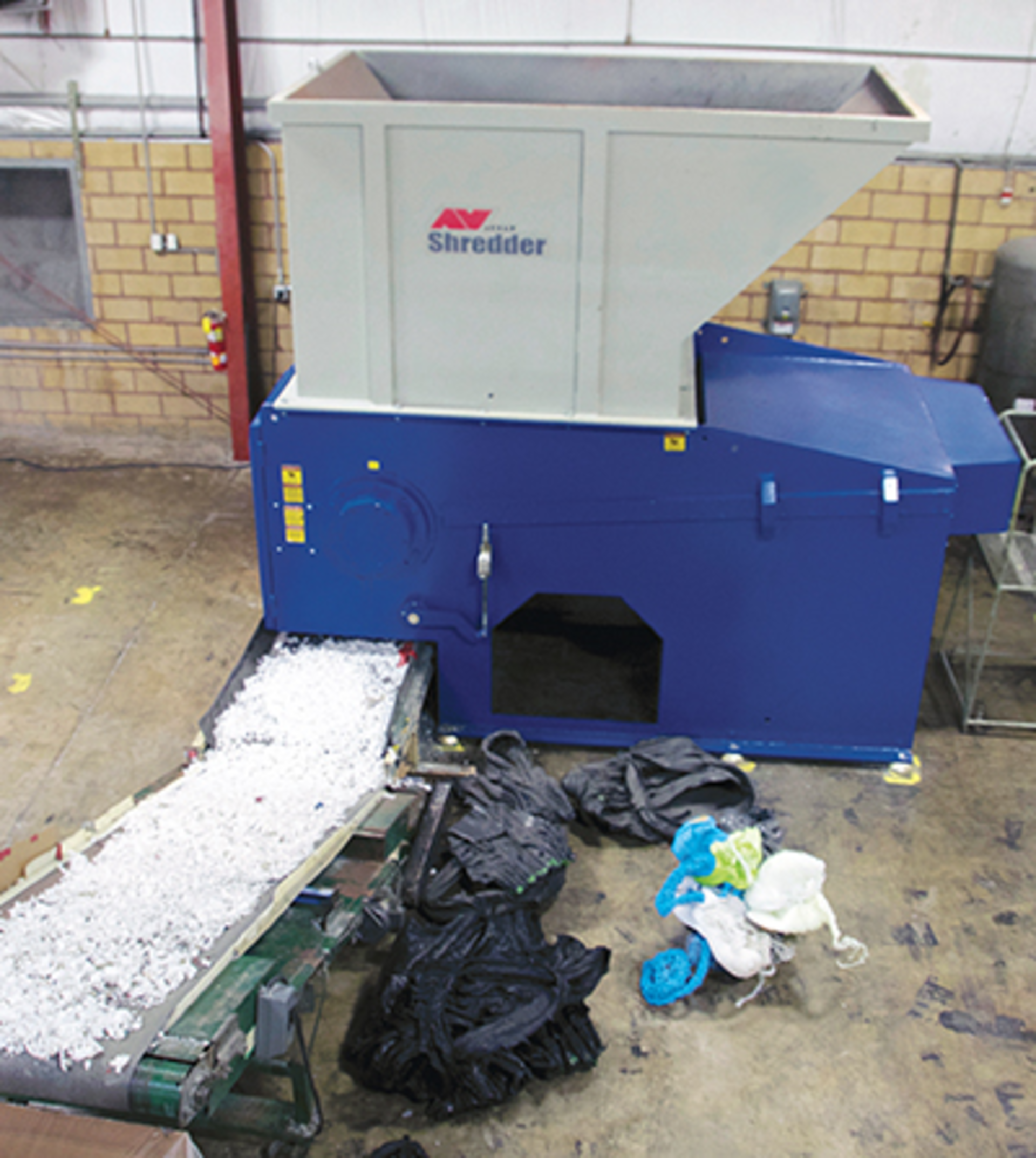 Avian&acirc;&euro;&trade;s ASG1500 customized shredder at work.