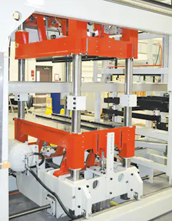 The GN800 features independent top and bottom servo plug drives for better material distribution. The GN800 features independent top and bottom servo plug drives for better material distribution.