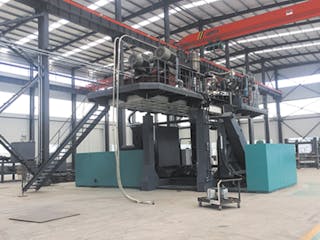 Pet All&apos;s biggest Jumbo-series machine is capable of producing parts with a volume of up to 25,000 liters./Pet All Manufacturing Inc.