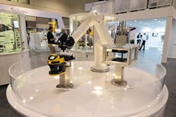 Stäubli's TX2-60 cobot/PMM Stäubli's TX2-60 cobot/PMM