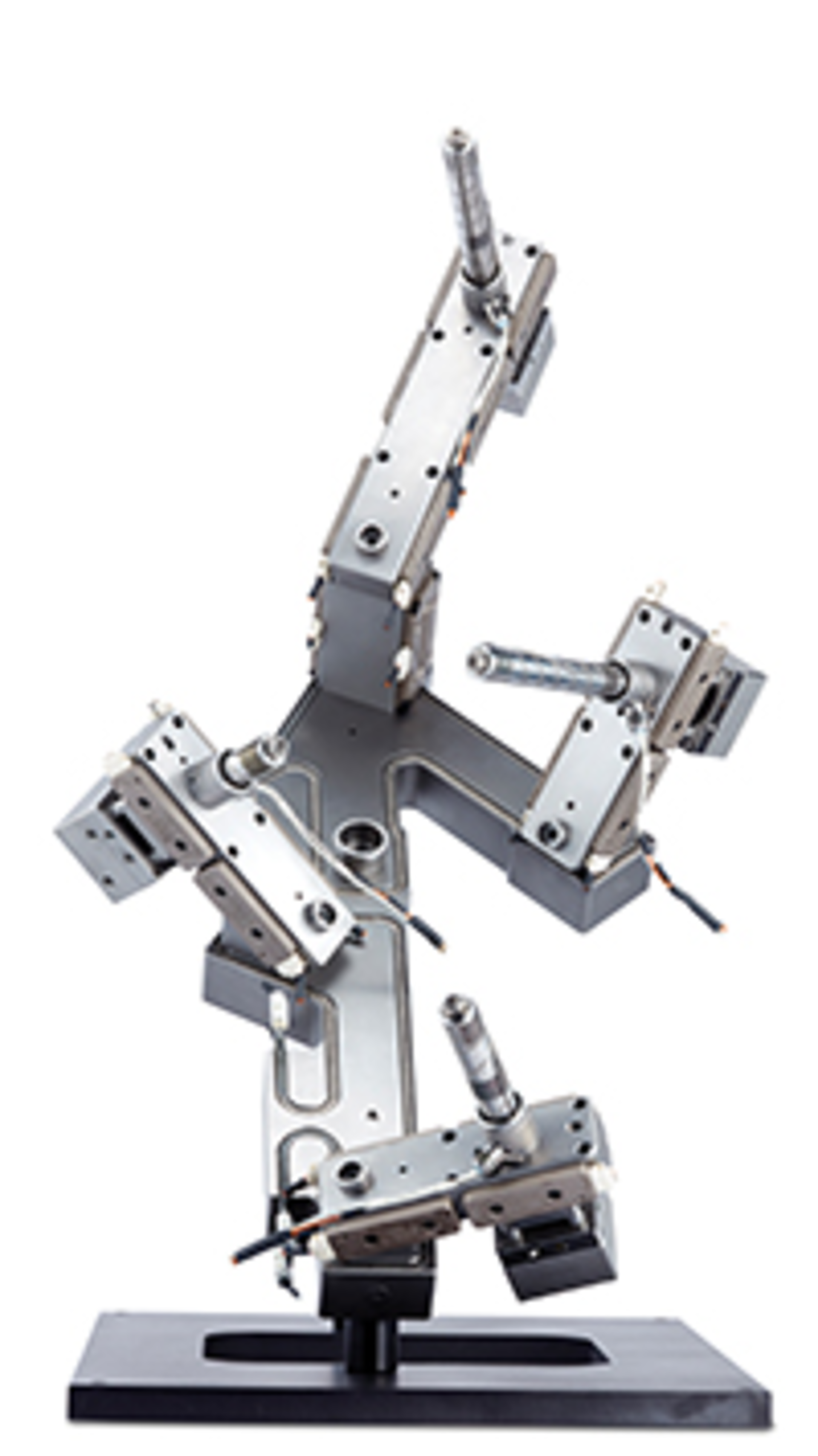 Mold-Masters&acirc;&euro;&trade; enhanced Dura+ hot-runner system is designed to handle abrasive and corrosive resins for molding automotive lenses./Mold-Masters Ltd.