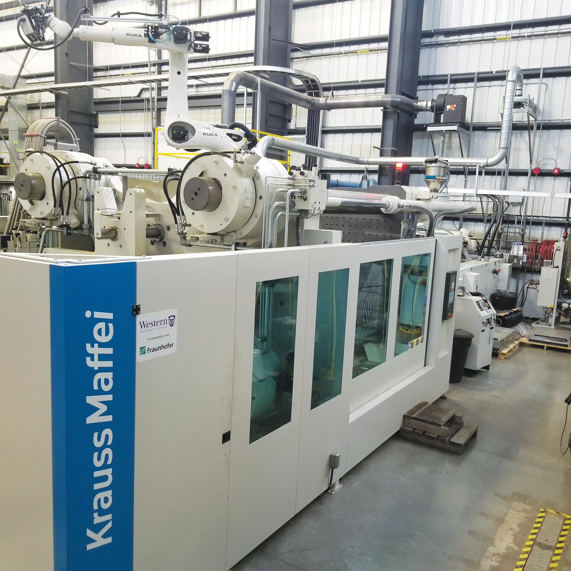 The Fraunhofer Project Centre for Composites Research uses a KraussMaffei 1600MX-12000 1,600-ton injection molding machine in its foaming research.