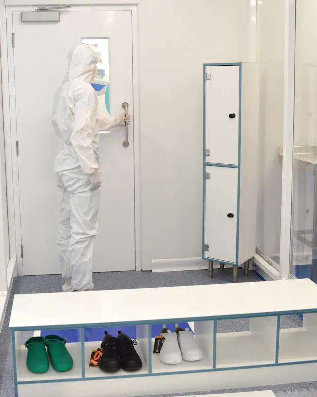 Clean Room Gowning Lockers Stainless Steel Cleanroom Garment Rack