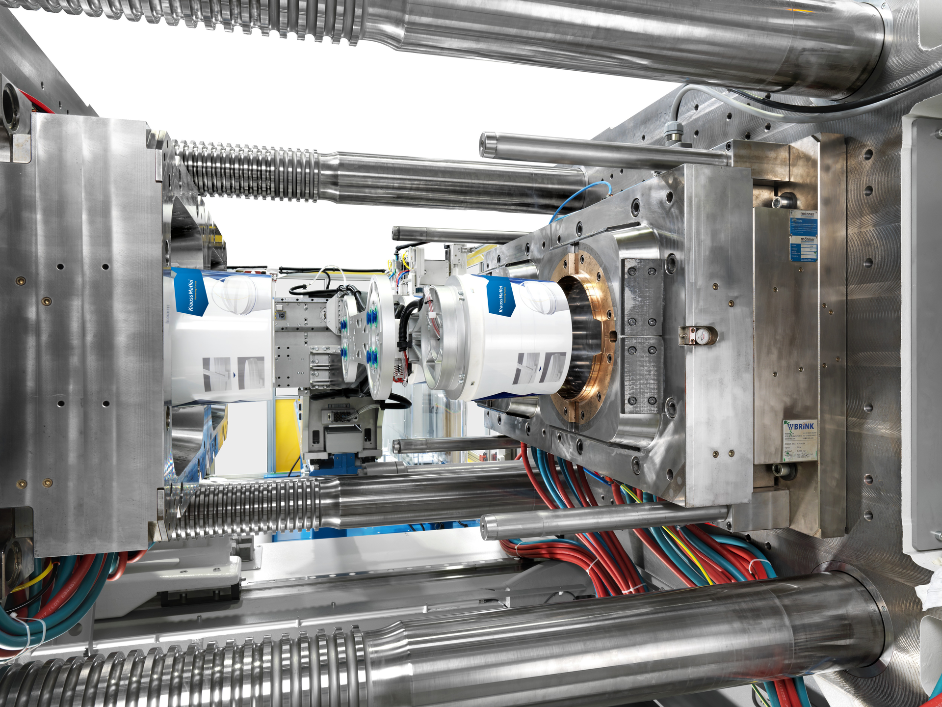 The new GX 1100 from KraussMaffei produces 20-liter buckets with in-mold labeling.