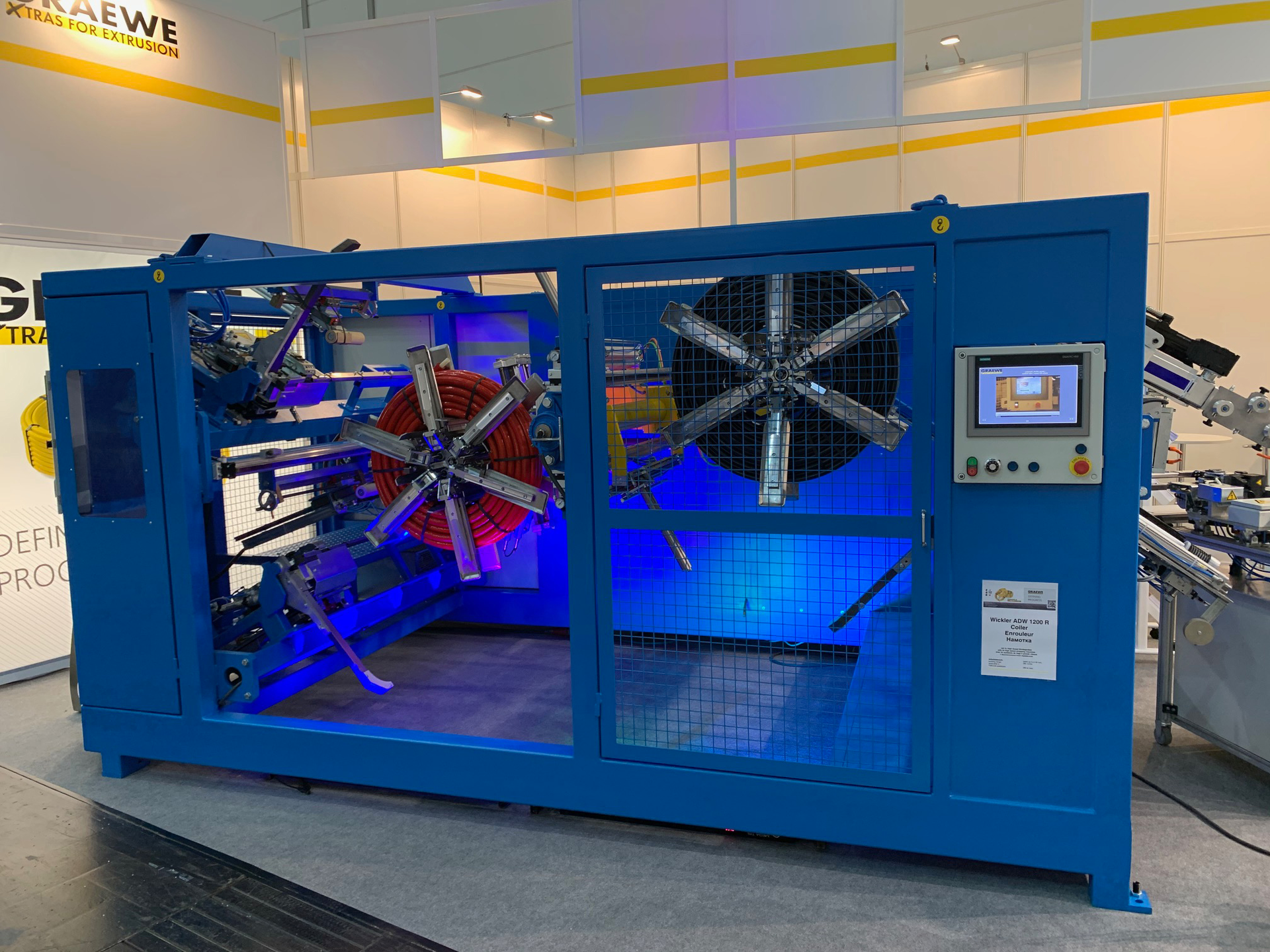 The Graewe ADW 1200R has two stations for coiling pipe.