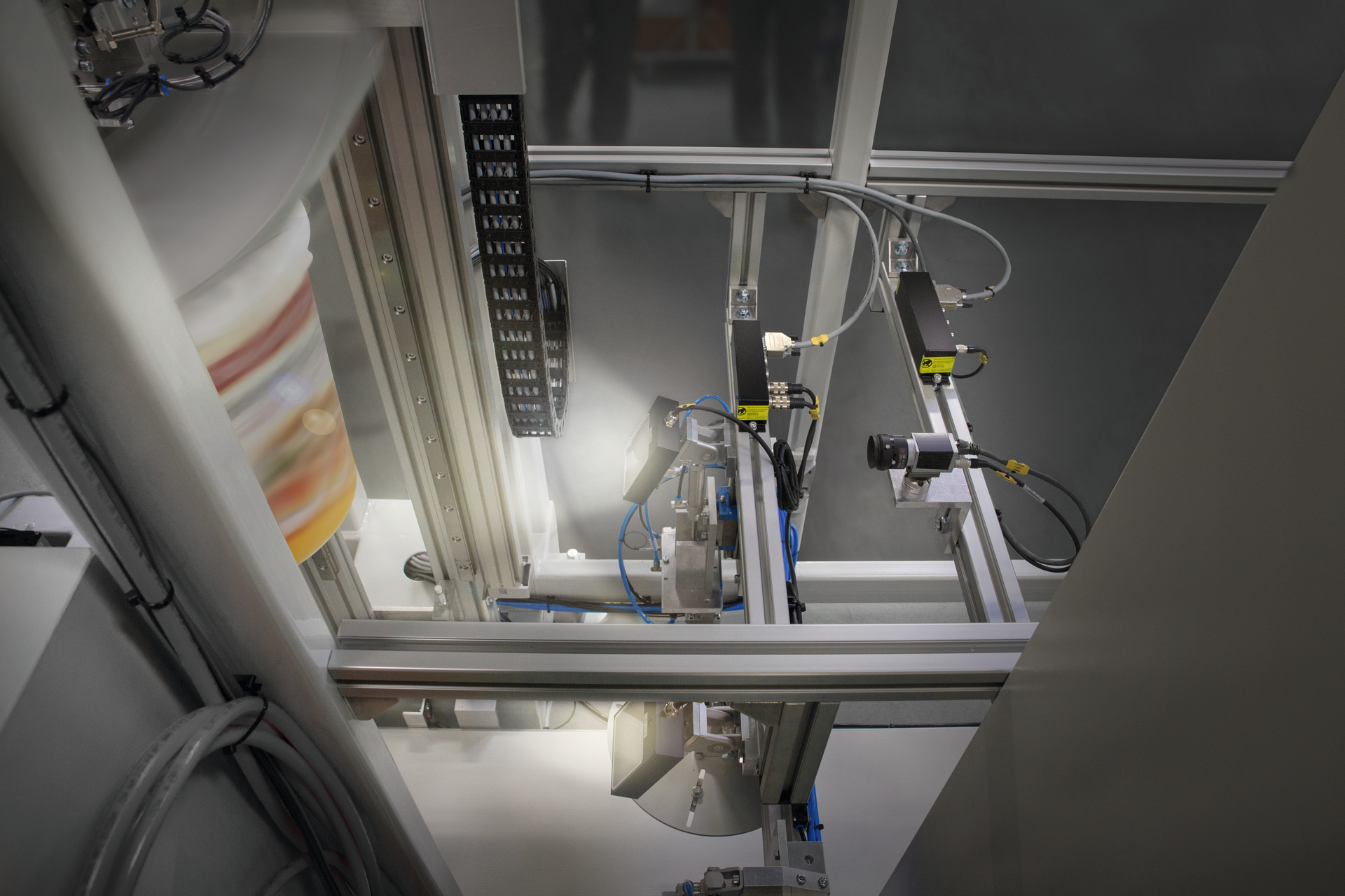 The IMLWatcher module from Intravis monitors individual mold cavities for labeling errors.