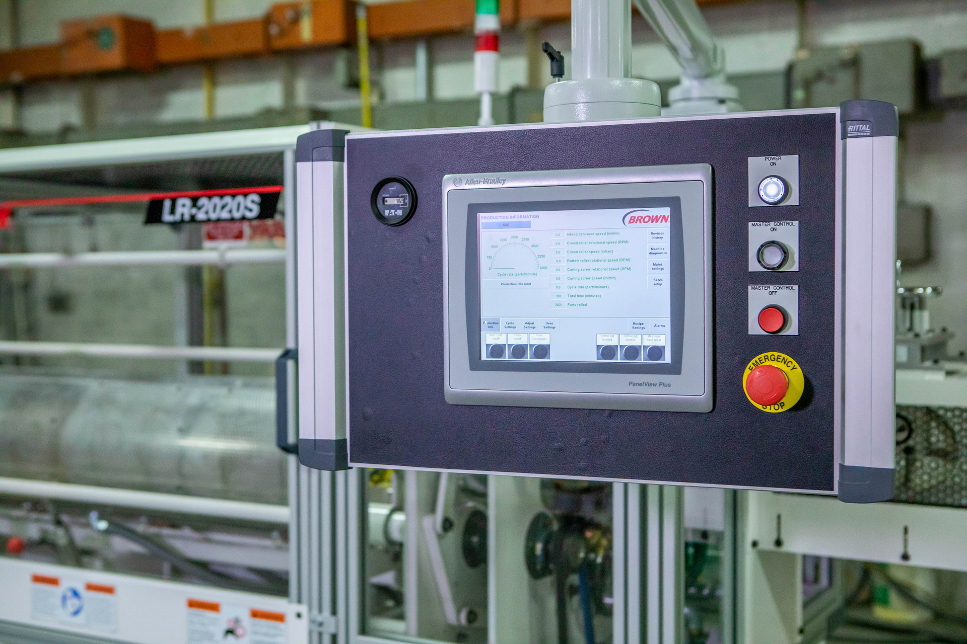 The new HMI on the Brown LR-2020S makes changeovers easier.