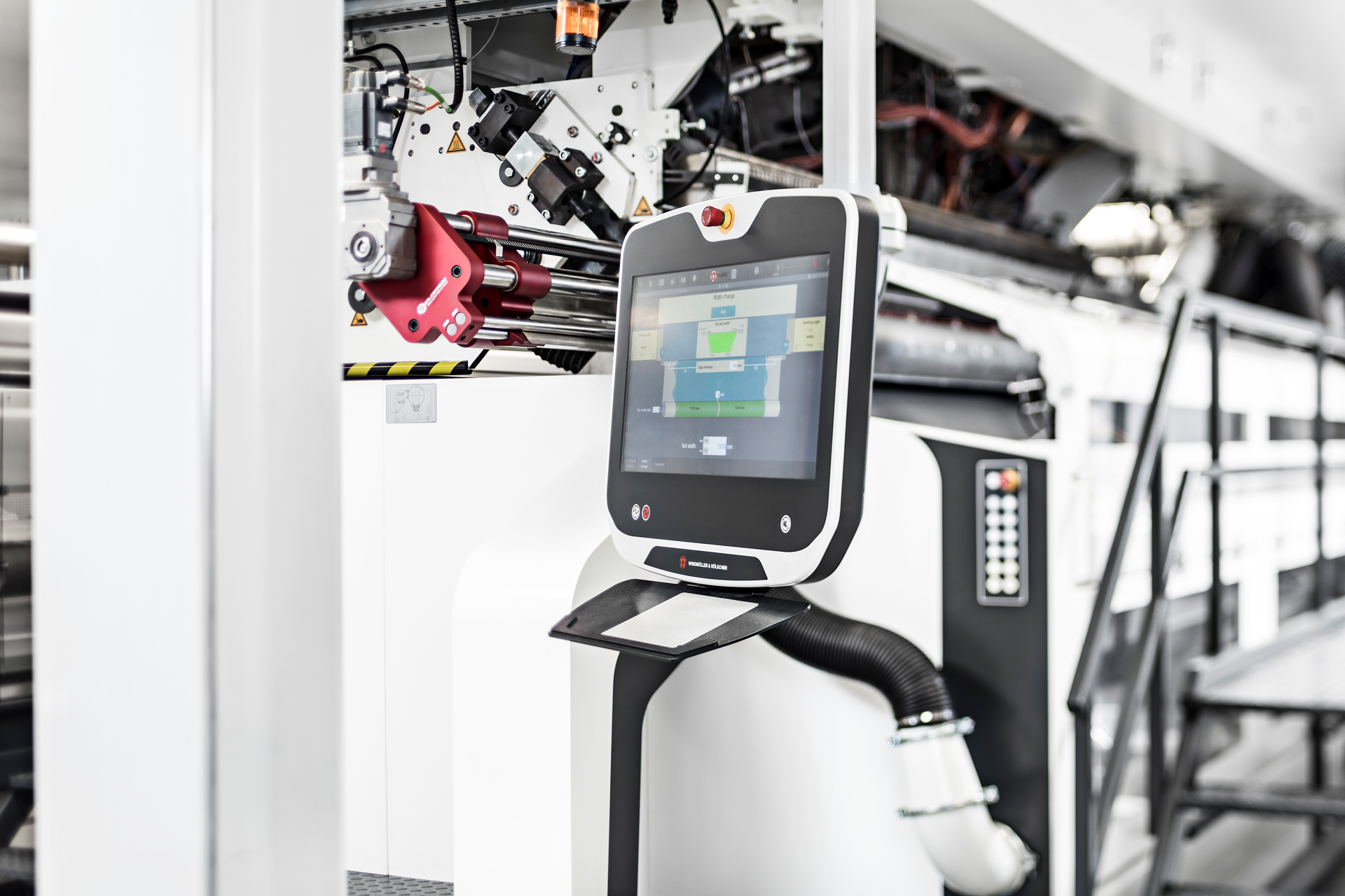 With the Die Control Wizard from Windm&ouml;ller & H&ouml;lscher, an operator simply enters new film parameters into a controller, and die adjustment occurs automatically.