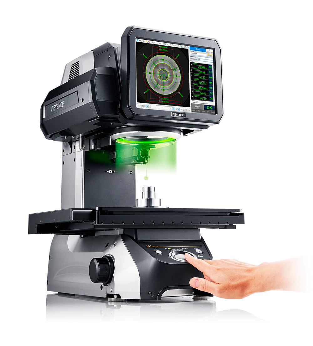 The IM-7500 optical comparator.