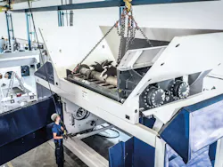 The Atlas 5500 AS pre-shredder has an electromechanical drive belt. The Atlas 5500 AS pre-shredder has an electromechanical drive belt.