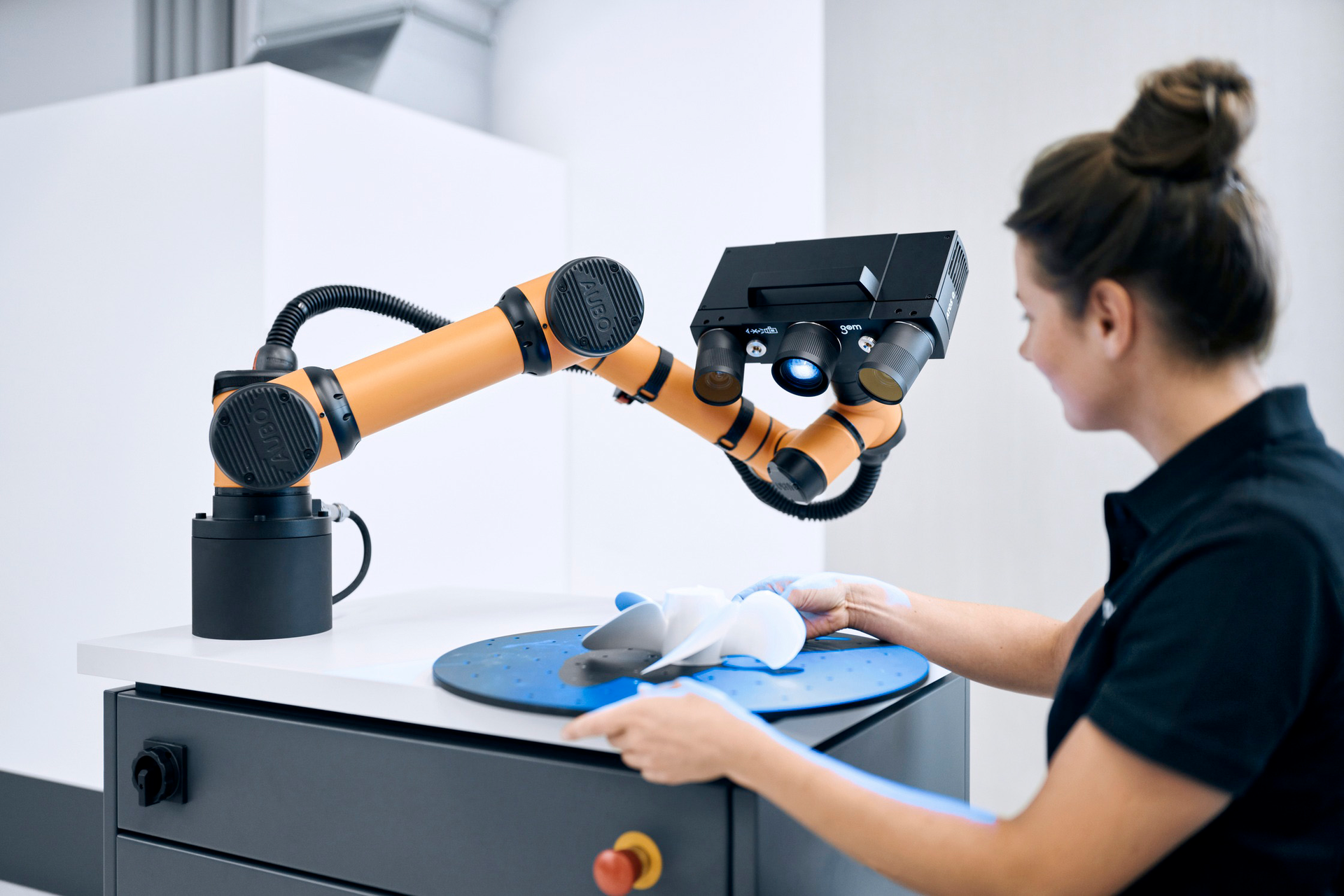 Gom Scan Cobot With Atos Q Scanner2 5f6bbeb632aec