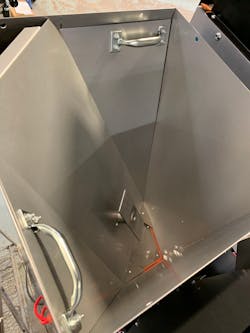 The bridge breaker's rotary device rapidly pulses between clockwise and counterclockwise movement. The bridge breaker's rotary device rapidly pulses between clockwise and counterclockwise movement.