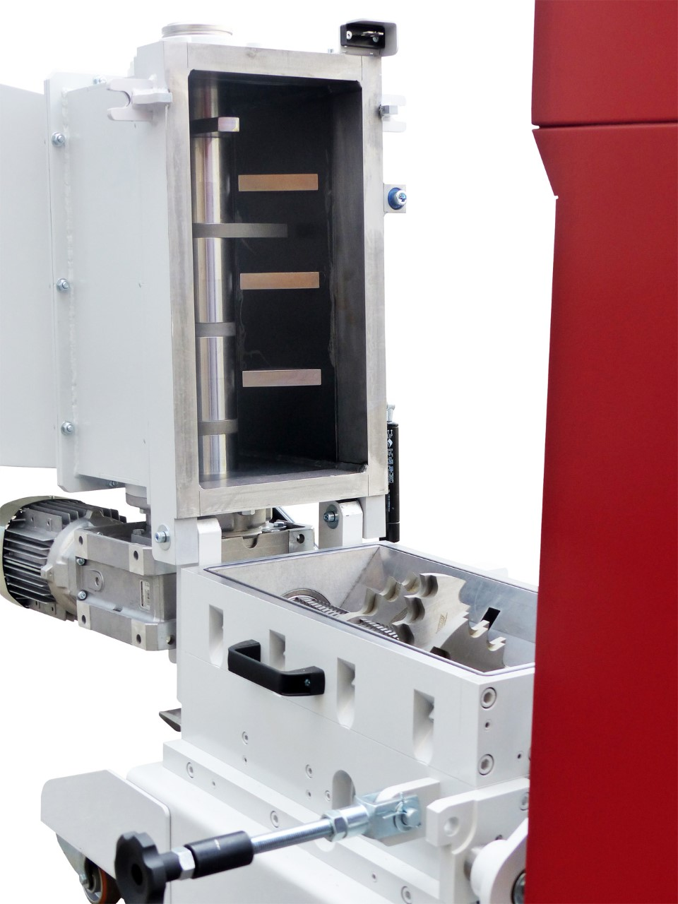 The S-Max 3 now has an optional built-in feeding shaft.