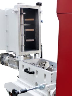 The S-Max 3 now has an optional built-in feeding shaft. The S-Max 3 now has an optional built-in feeding shaft.