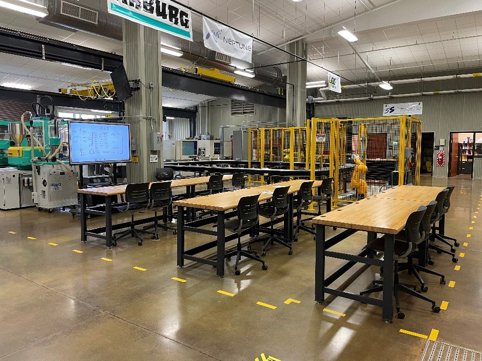RJG's instructors teach at Southern Union State Community College's classroom and lab space, which includes three fully equipped RJG injection molding machines.