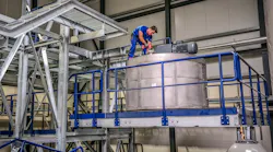 The hot-wash tower removes contaminants such as adhesives and labels and can be operated with or without caustic solution.