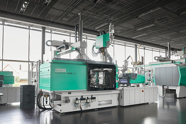 The Allrounder More has been built for the production of multi-colored or multi-component parts, such as rigid plastic toothbrushes with rubbery grips.