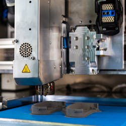 The CEM E2 extruder can print with standard resin pellets, which lets it print faster and more economically than using filament. The CEM E2 extruder can print with standard resin pellets, which lets it print faster and more economically than using filament.