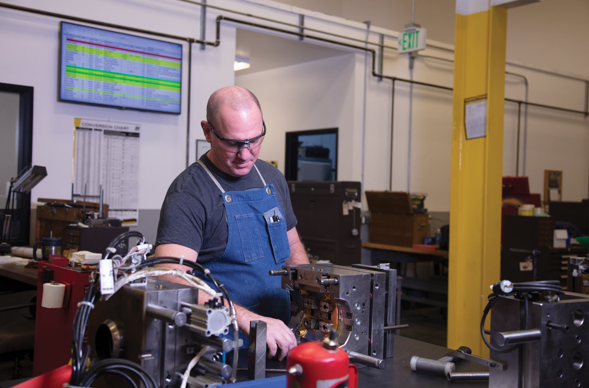 DELMIAWorks, which offers packages that combine manufacturing software, MES software and ERP software, says digital tools can make onboarding and training new employees easier.