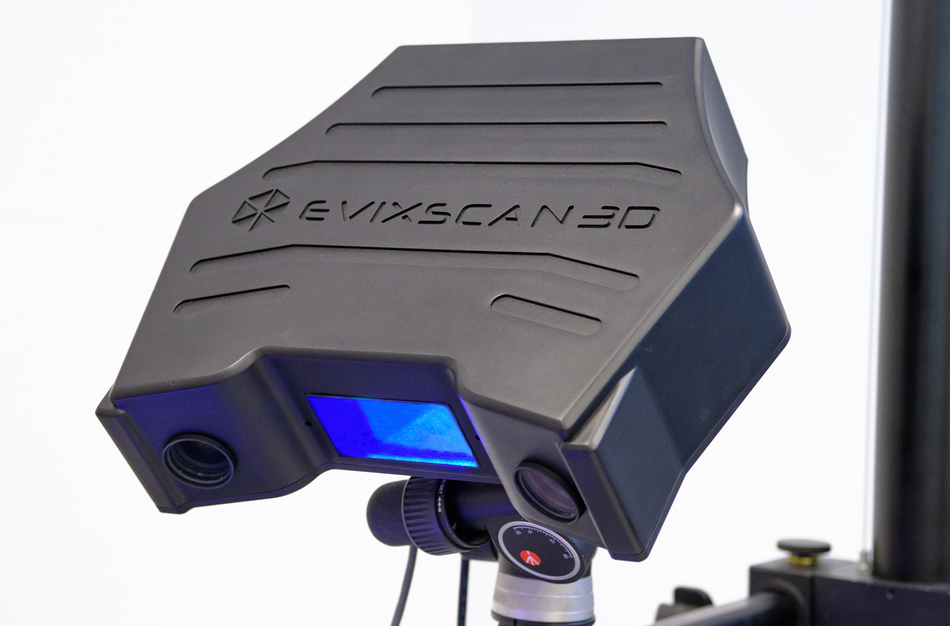 The Optima+ M scanning system can be used for non-contact quality-control tasks, as well as reverse engineering and rapid prototyping. It has a scanning range that is best for items from 2.7 inches to 3.3 feet inches in size.