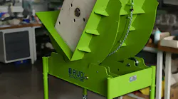 The Tecdos TMB gives users a safe, ergonomic platform for handling heavy molds and tooling.