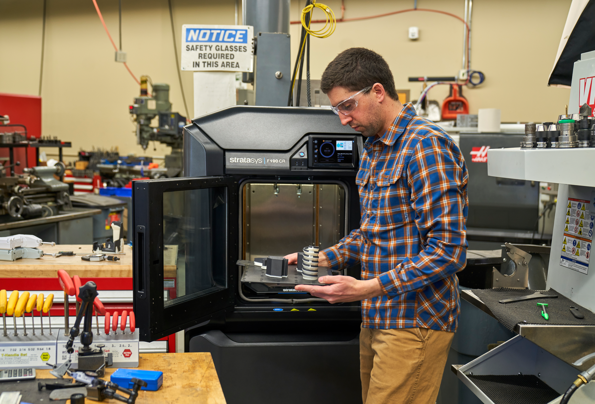 New Stratasys composite-ready 3D printers are designed for manufacturers to supplement traditional fabrication technologies with high-strength composite 3D printing.