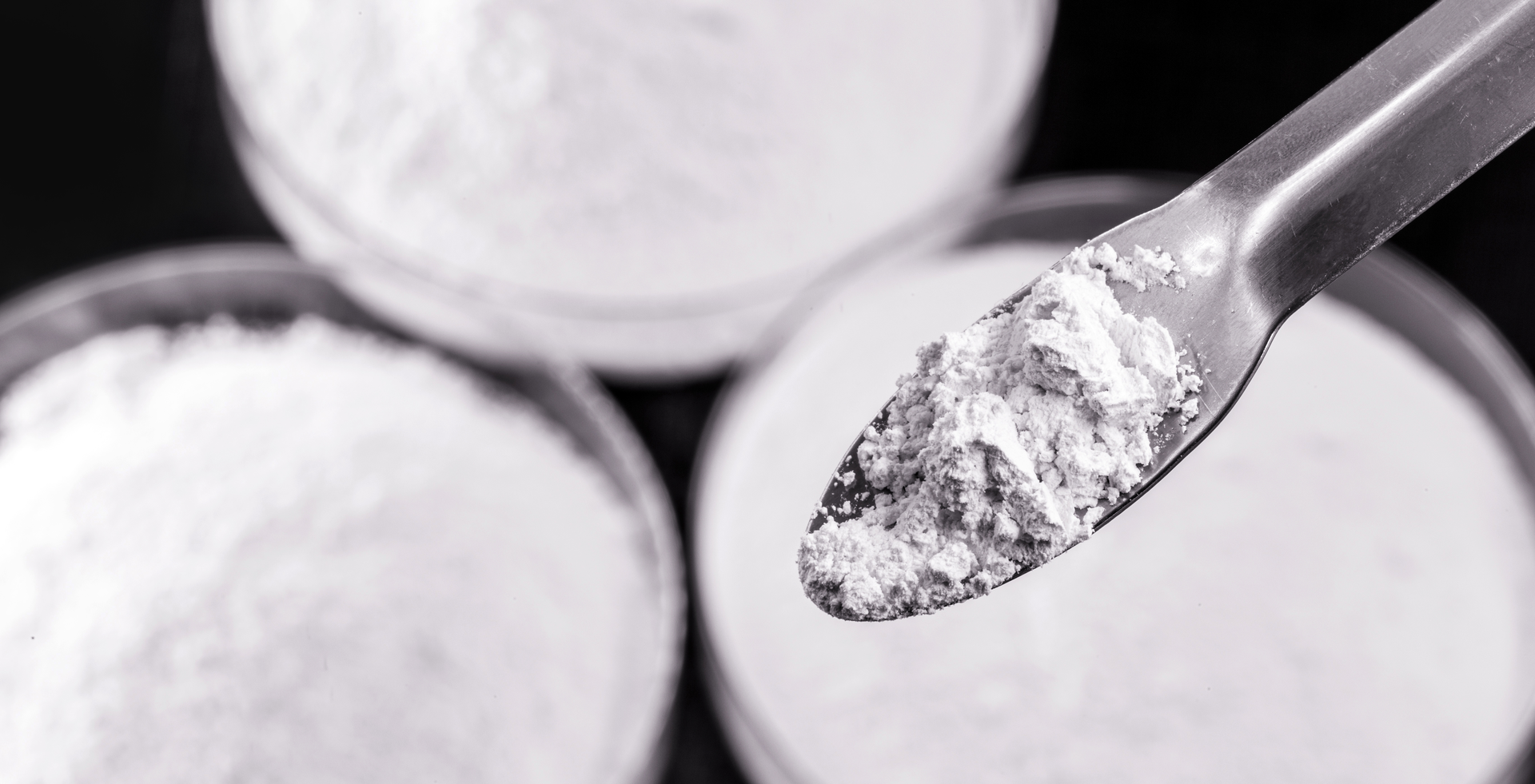 Particle sizes range from 10 to 200 microns.