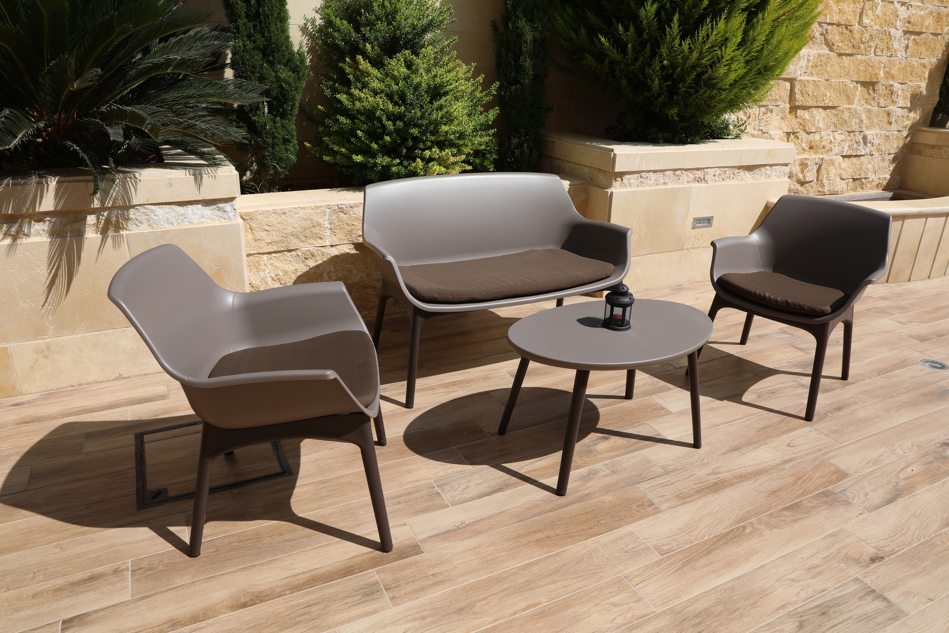 The company said that plastics incorporating the color masterbatches exhibit much lower infrared wavelength absorption and heat buildup compared to conventional colorants.