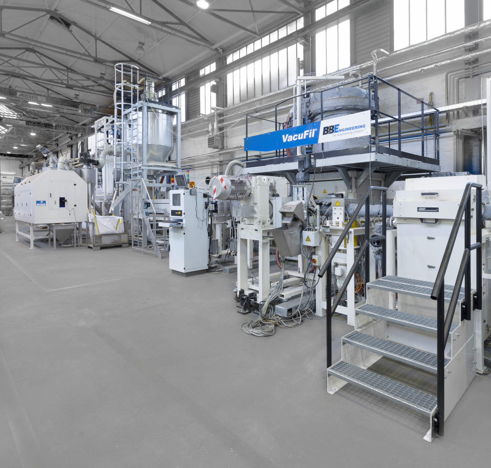 BB Engineering's VacuFil can be used to recycle 100 percent PET textile waste, and feed that melt directly to its VarioFil R+ synthetic fiber-spinning lines.
