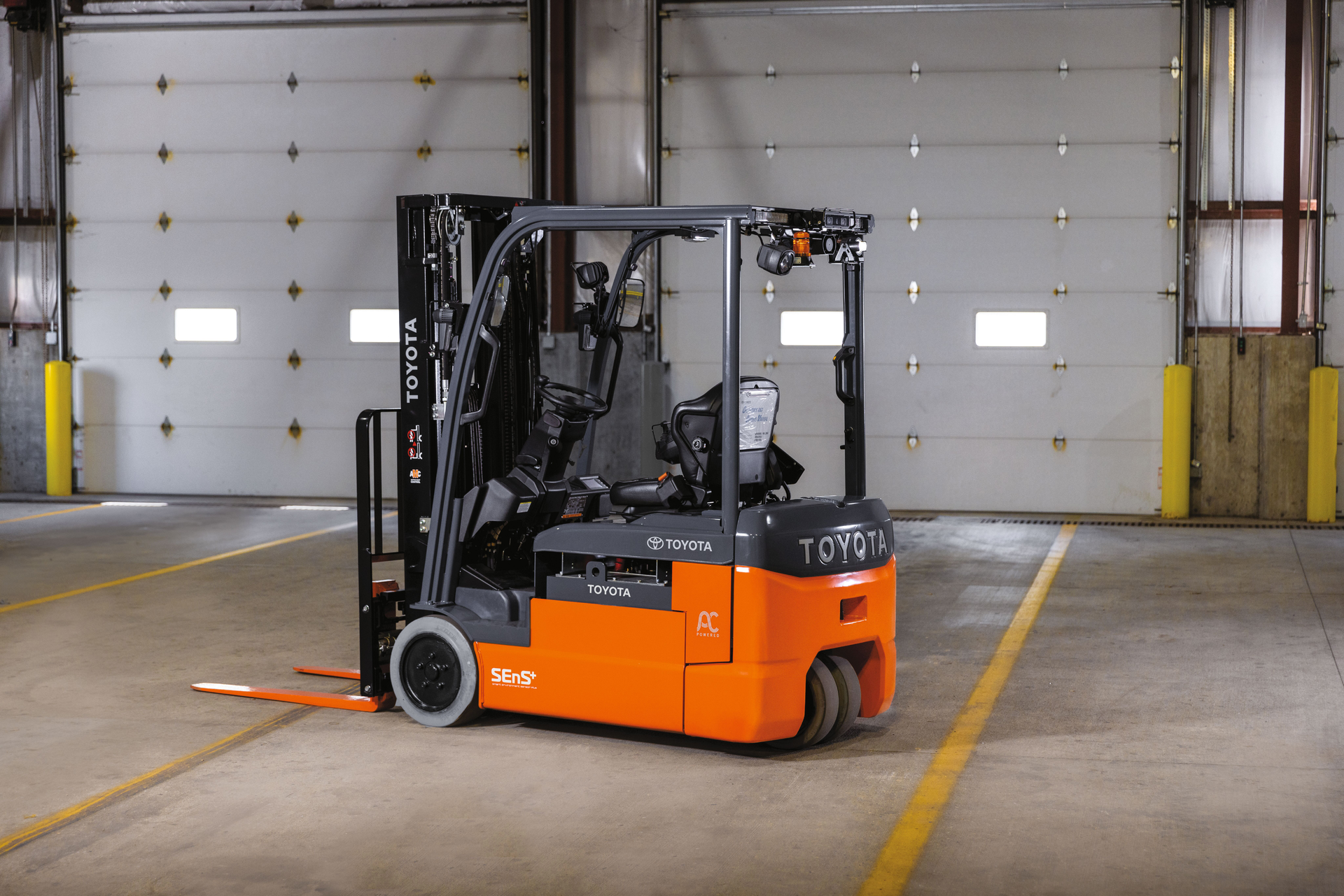Toyota Material Handling's three-wheel forklift has undergone a series of upgrades.