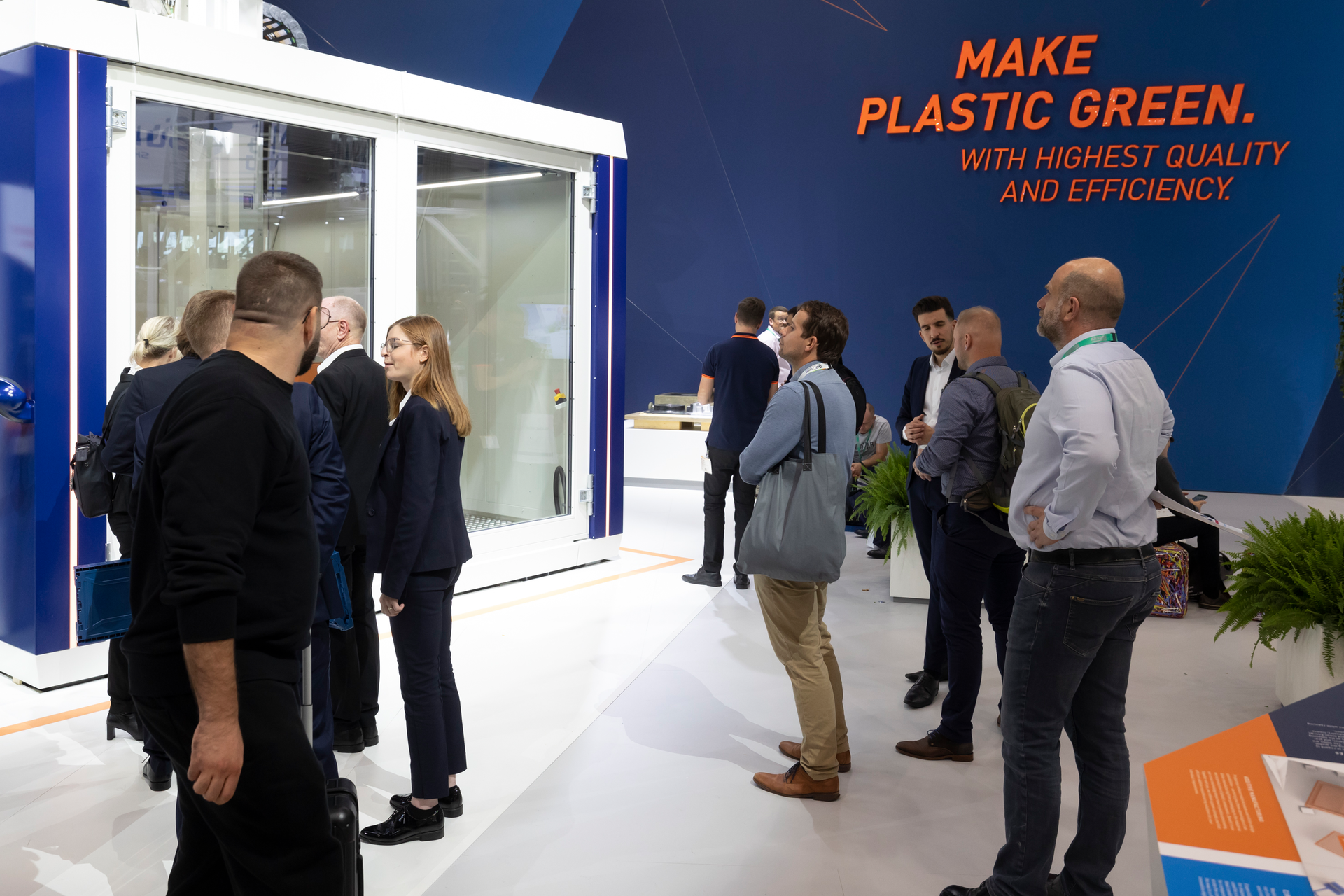 Many machinery manufacturers touted energy efficiency at K 2022.