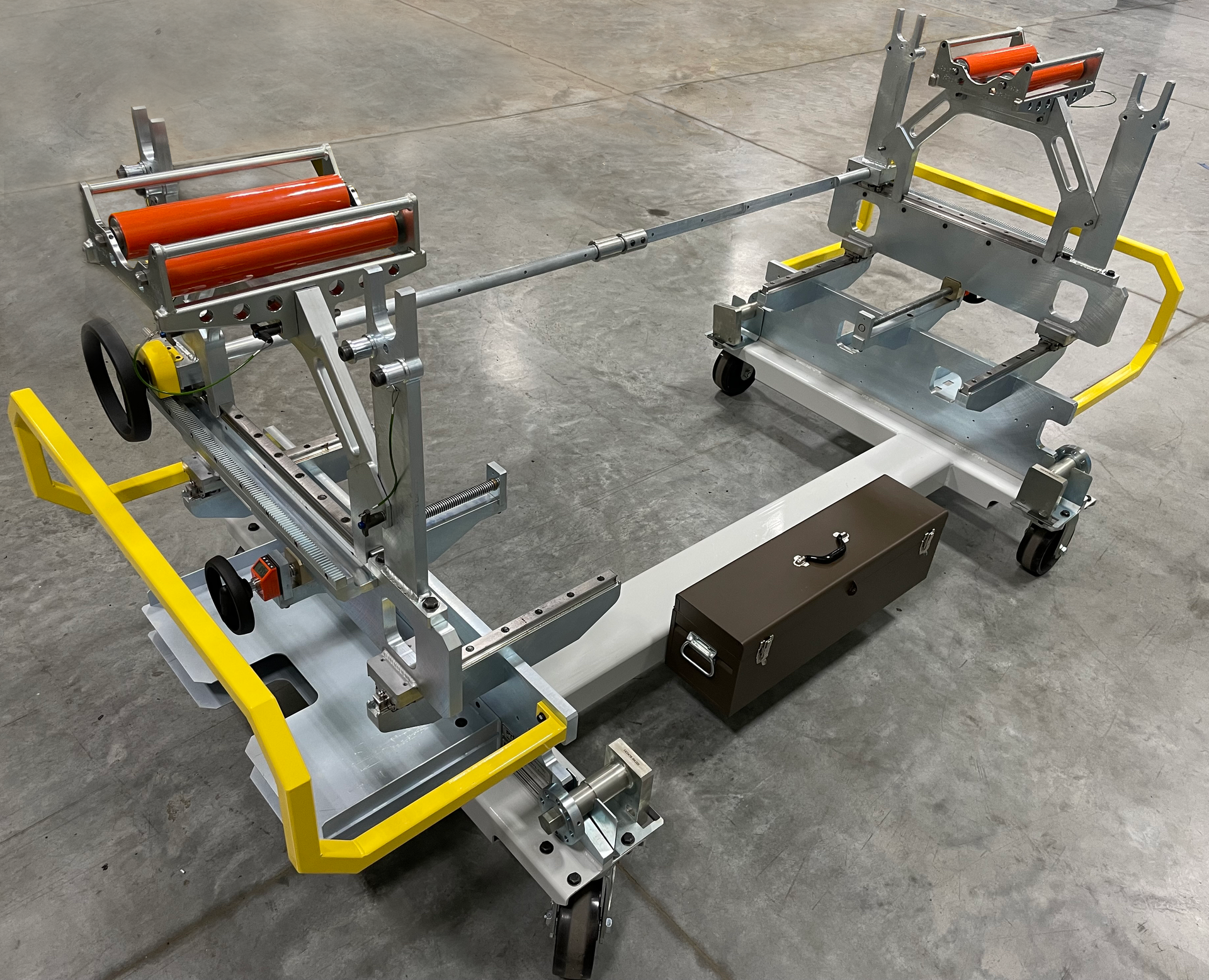 PTi's Universal Cleaning Assembly and Maintenance System can accommodate flat dies and chrome rolls weighing as much as 6,000 pounds and feed screws weighing up to 2,000 pounds.