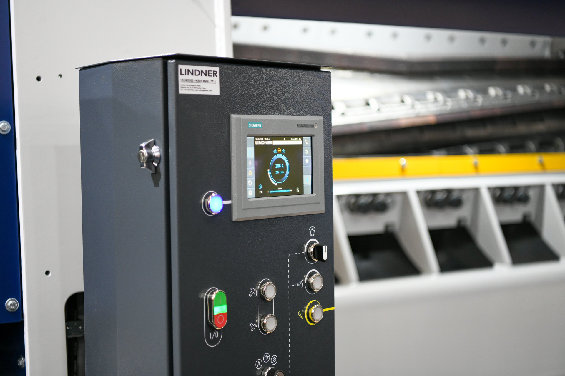 Lindner&rsquo;s Series 3 Komet shredders convert non-recyclable materials into highly calorific alternative fuels worldwide. Its control panel has been given adjustments that support intuitive two-handed operation.