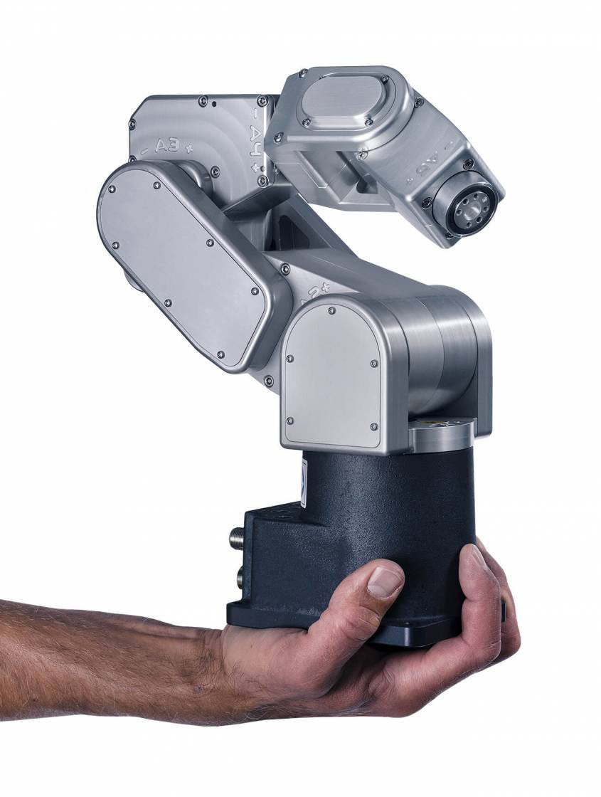 Mecademic's Meca500-R4 robot is compact and can be mounted in any orientation.