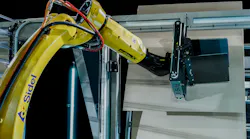 The Sidel RoboAccess Pal S has a lightweight, carbon fiber and 3D-printed clamping head.