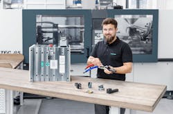 The Meusburger E 3380 compact slide unit has a prefabricated cooling hole and an integrated fountain. The Meusburger E 3380 compact slide unit has a prefabricated cooling hole and an integrated fountain.