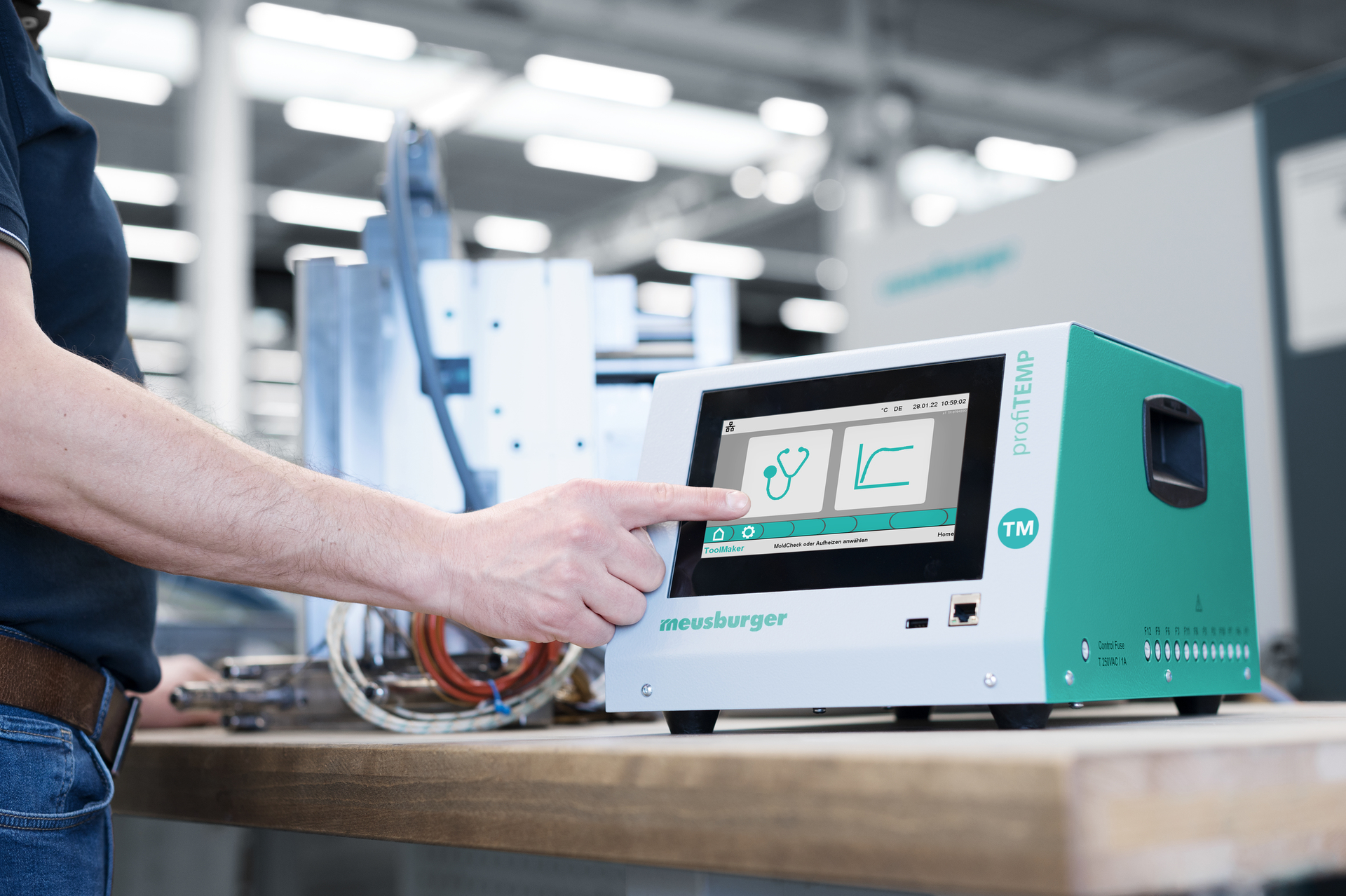 Meusburger's ProfiTEMP TM can diagnoses errors in hot runners, list possible causes and provide the operator with steps for correcting the problem.