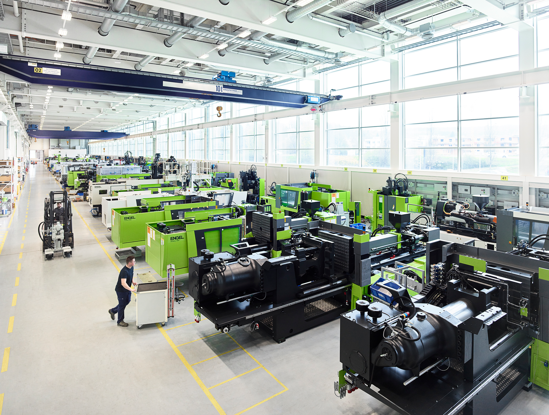 Engel has implemented lean production processes for all its processes, including final assembly of injection molding machines.
