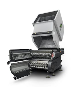 Rapid Granulator's Raptor Duo has a redesigned floor and pusher system. Rapid Granulator's Raptor Duo has a redesigned floor and pusher system.