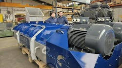 Lindner's Twister Duo is the only two-rotor friction washer available. Lindner's Twister Duo is the only two-rotor friction washer available.