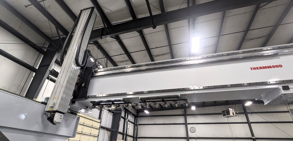 The automatic tool changer is expandable to up to 12 positions on the 10-foot model.