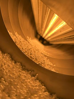 Inside the B.IRD 5 dryer, the rotary drum system and infrared heating technology allows faster drying. Inside the B.IRD 5 dryer, the rotary drum system and infrared heating technology allows faster drying.