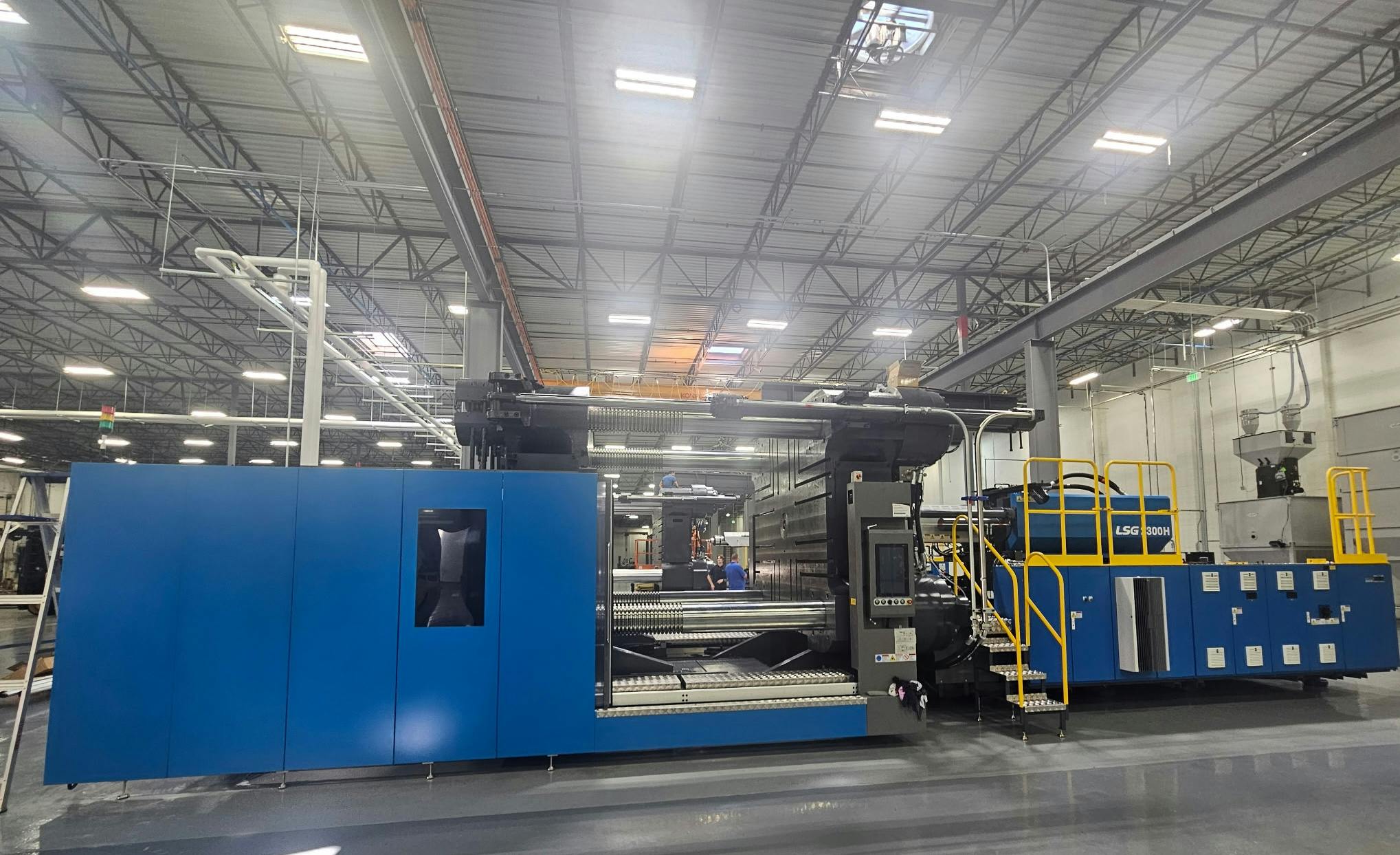 A 2,300-ton injection molding machine at an automotive supplier&rsquo;s facility in Georgia is one of the presses LS Mtron has installed recently in the U.S., as it expands its customer base throughout North America.