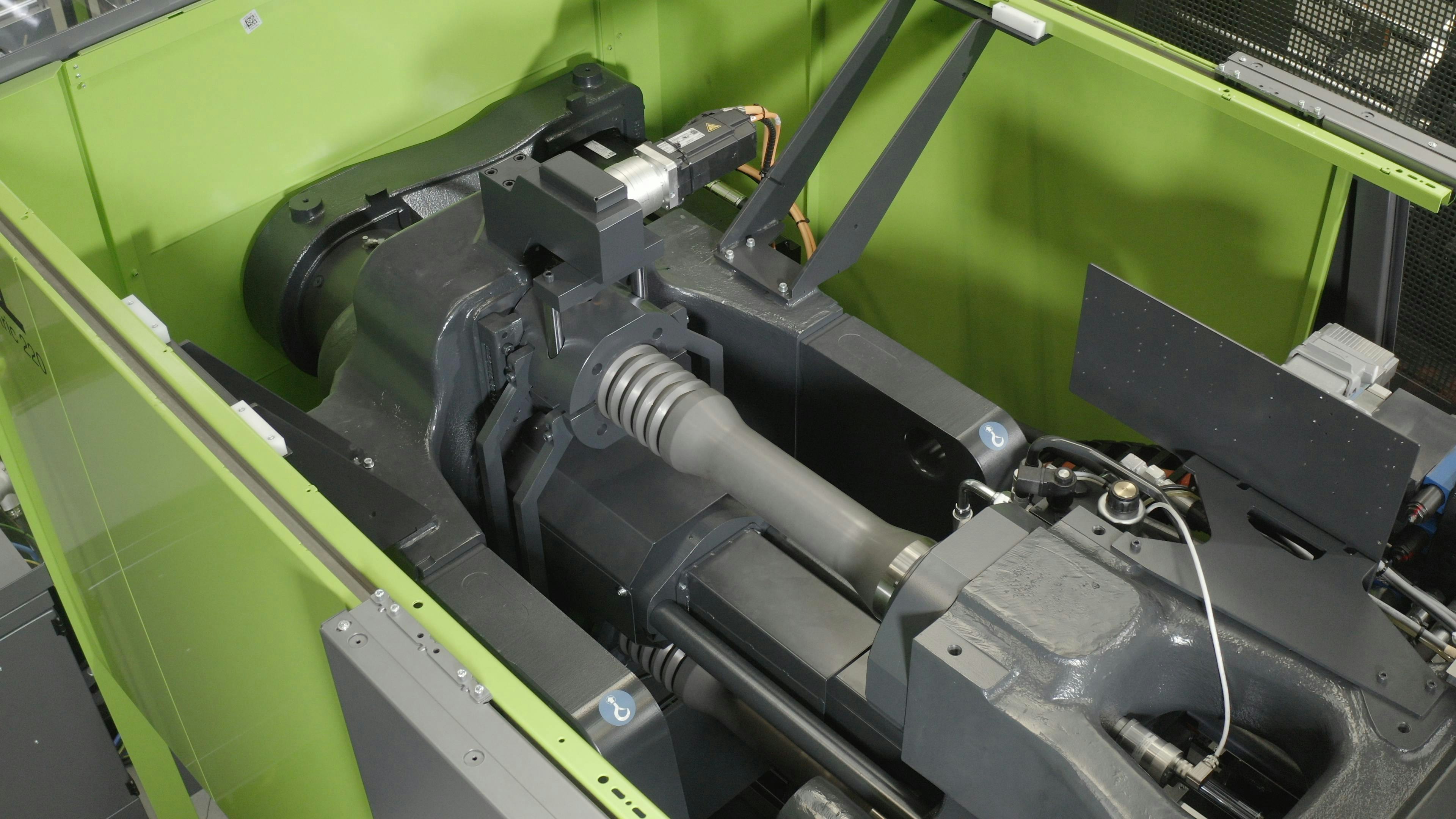 The Engel Victory Electric's new clamping system with pressure pad and ball screw ensures precise mold centering and shorter cycle times.