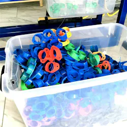 Parts made on an APSX-PIM desktop injection molding machine. Parts made on an APSX-PIM desktop injection molding machine.