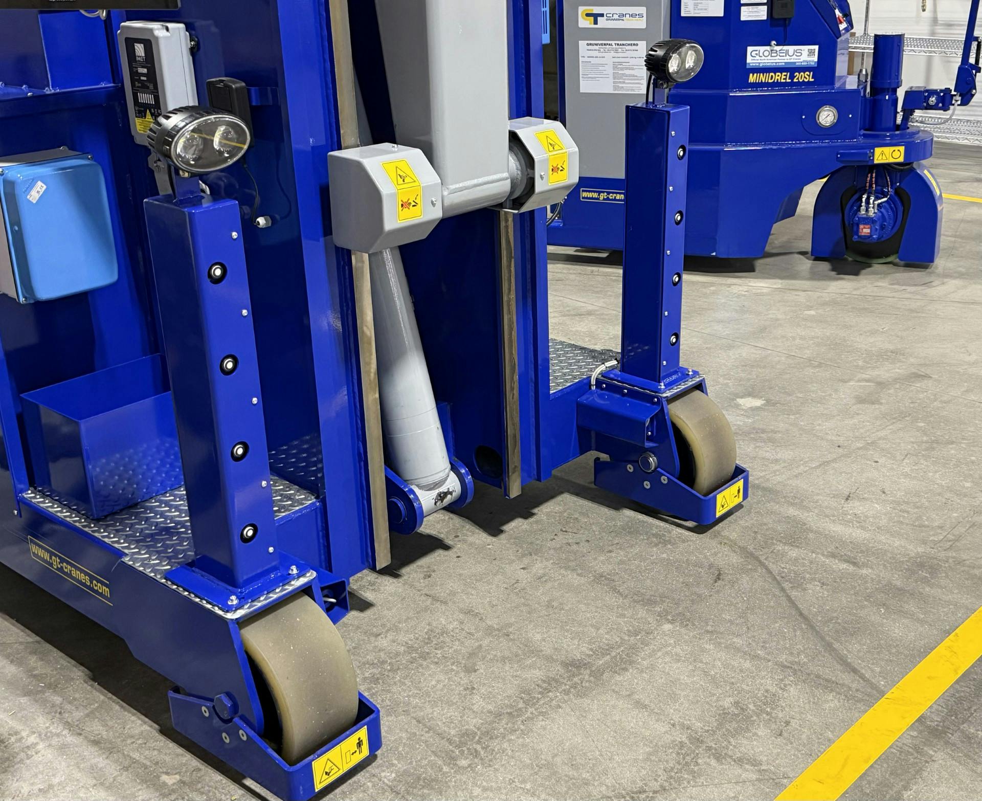 Globeius industrial crane showing a sensor.